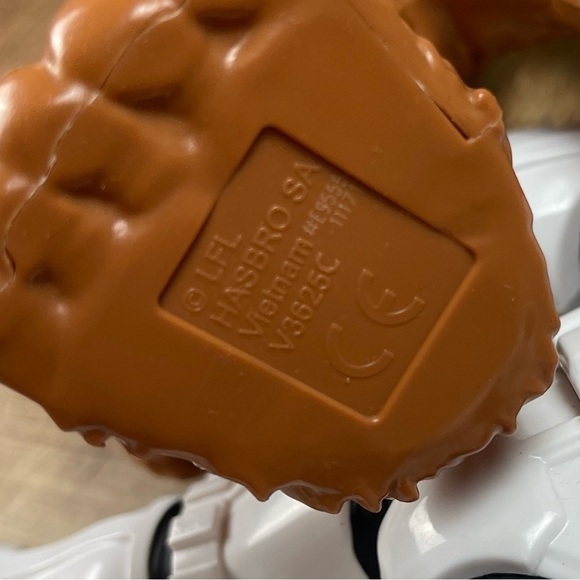 Hasbro Star Wars Chewbacca Stormtrooper R2D2 Action Figures Oversized Mini - Picture 9 of 9